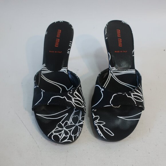 Authentic Miu Miu Black White Floral Graphic Image Slip-On Mule Heel 37.5 US/7.5 - Picture 2 of 15